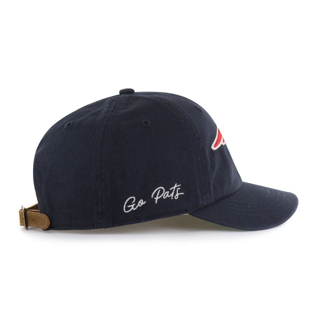 NEW ENGLAND PATRIOTS CHAIN SIDE STITCH '47 CLEAN UP SHORT VISOR